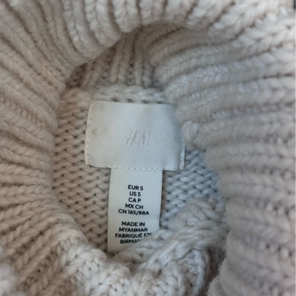 H&M Cable Knit Chunky Cropped Turtleneck Sweater Cream Women’s Size Small - Picture 9 of 13
